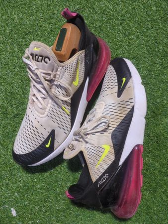 Nike Air Max 270 Sneakers
