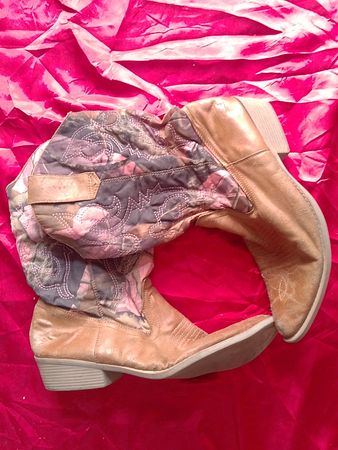 YUMA CAMO ANKLE BOOTS