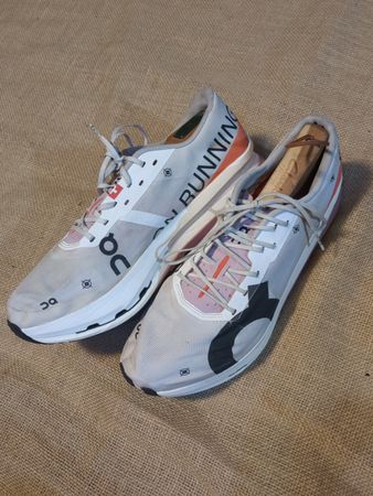 On Running Cloud Sneakers