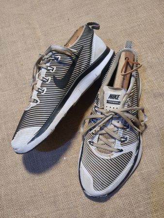 Nike Striped Training Sneakers