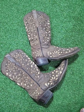 Imported Women's Embroidered Cowboy Boots