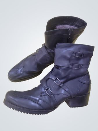Black Leather Buckle Boots