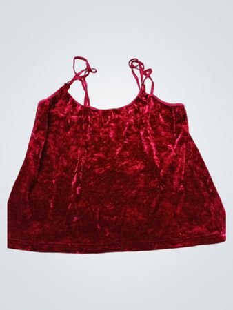 Rotes Samt-Cami-Top