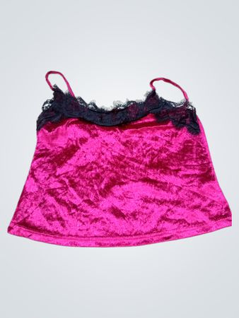 Rosa Samt-Cami mit schwarzem Spitzenbesatz