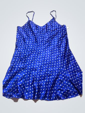 Blaues Polka-Dot-Nachthemd