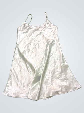 Leichtblaues Satin-Nachtkleid