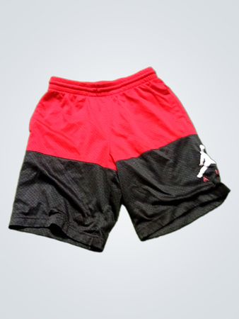 Jordan rote und schwarze Shorts