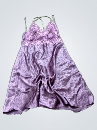 Amour Purple Nachthemd mit Spitzenbesatz
