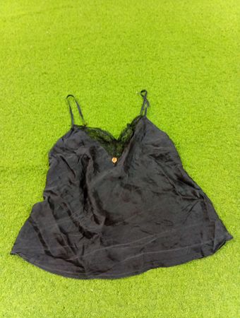 Schwarze Spitzensaum-Camisole