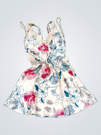 Presence Weißes Kleid mit Blumenmuster und Spaghettiträgern