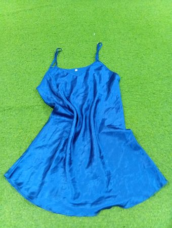 Blaues Spaghettiträgerkleid