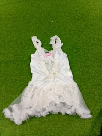 Slipkleid mit weißer Spitzenborte