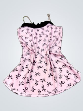 Rosa Camisole mit schwarzem Schleifendruck