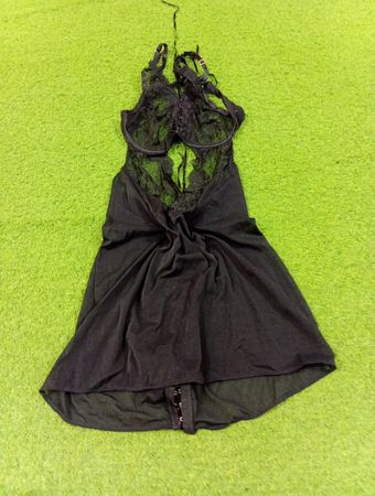 Schwarzes Spitzen-Unterwäschekleid