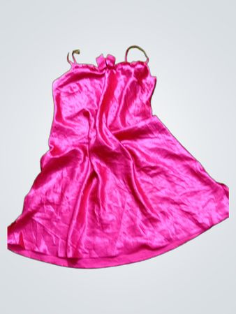 Rosa Satin-Nachthemdkleid