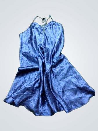 marineblaues Trägerkleid