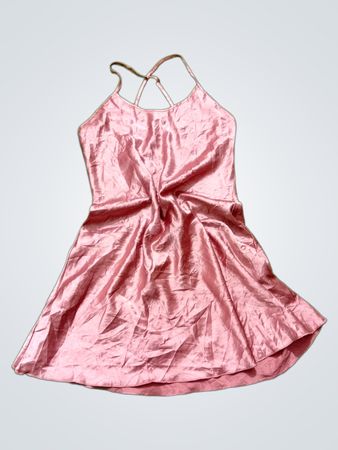 Rosa Satin-Negligékleid