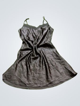 George Schwarzes Satinunterkleid