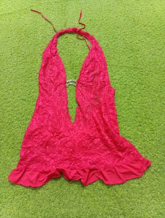 Arin Summers Rotes Spitzen-Halter-Babydoll-Dessous