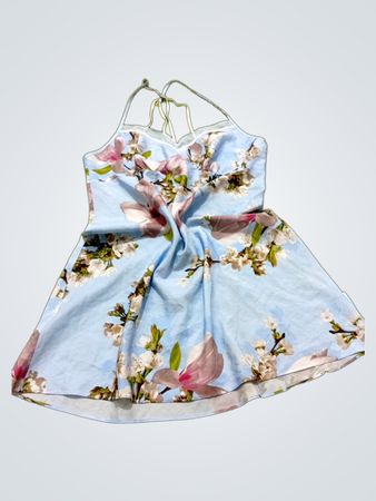 Hellblaues, geblümtes Neckholder-Kleid