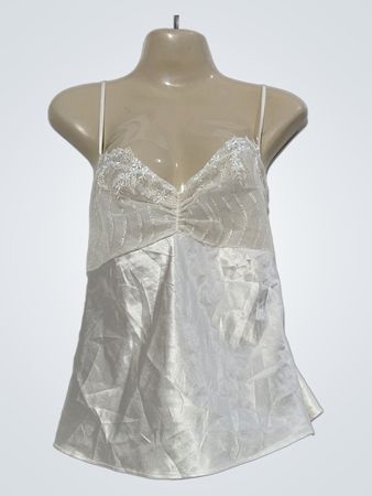 Camisola de cetim branco com renda nas bordas