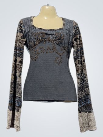 セーブ・ザ・クイーン ロングスリーブ 刺繍トップ
