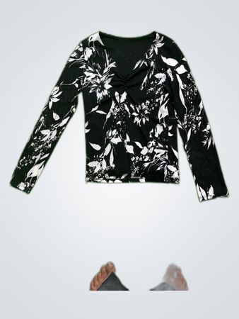 Black and White Floral Long-Sleeve Top