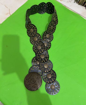 Metal Necklace with Floral Design
