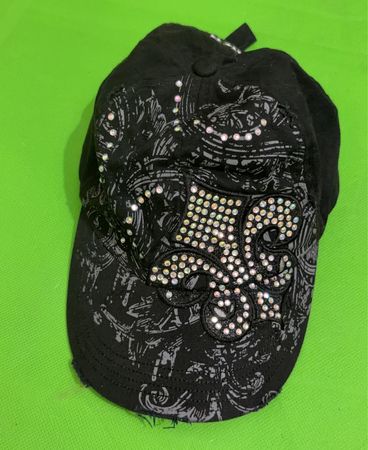 Schwarze Baseballmütze mit Strass-Fleur-de-lis