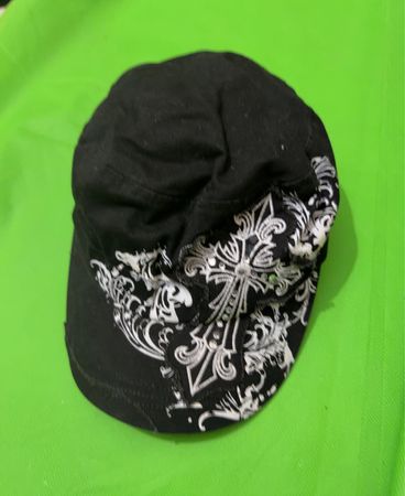 Zancap Schwarze Kappe mit Kreuzdesign