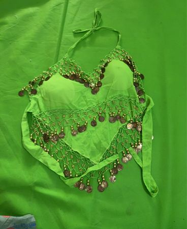 Grünes Bauchtanz-Top mit Münzen