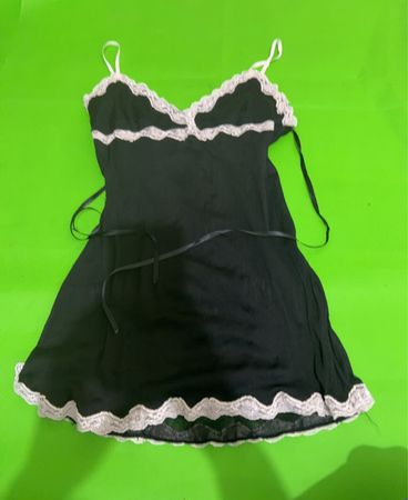 Chemise mit schwarzer Spitzenborte