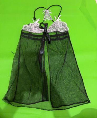 Schwarzes, durchsichtiges Babydoll mit Spitzenbesatz