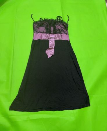 BODYFLIRT Schwarzes und pinkes Spitzenkleid mit Schleife