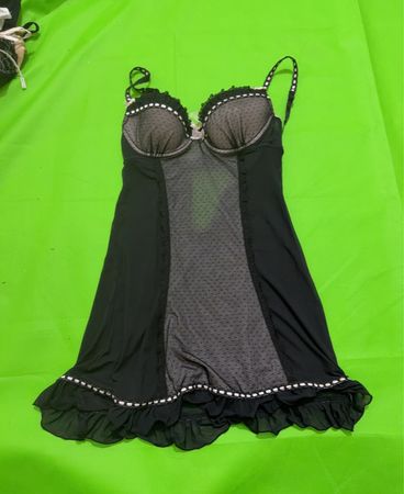 Schwarze Babydoll-Dessous mit Punkten-Mesh