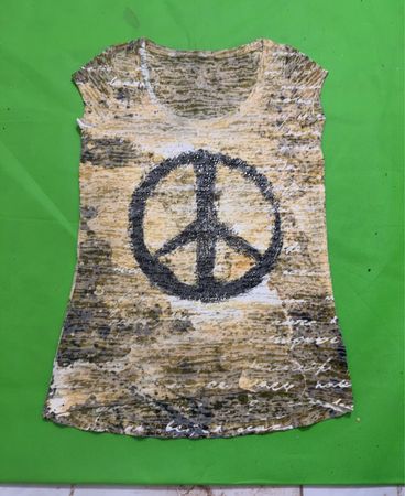 Women's Peace Sign Graphic T-Shirt