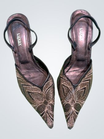 LUXAX Talons Slingback à bout pointu brodés pour femmes