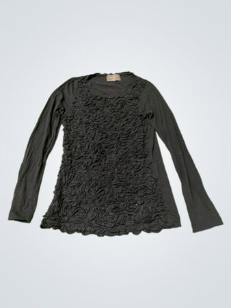 Schwarzes Langarmoberteil mit Rüschendetail