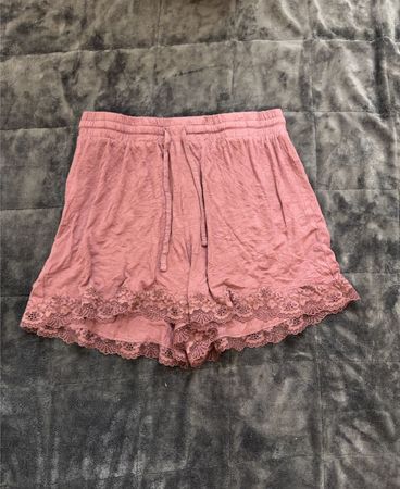 Other Stories Damen-Schlafshorts mit Spitzenbesatz