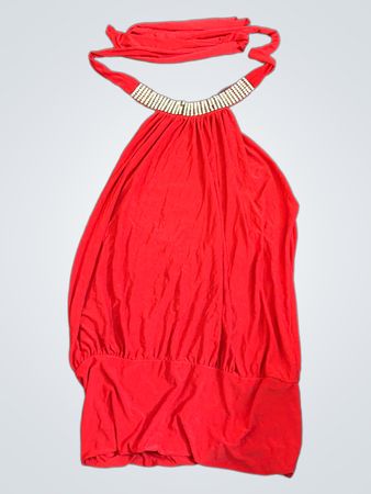 Rotes Neckholder-Kleid mit verziertem Ausschnitt
