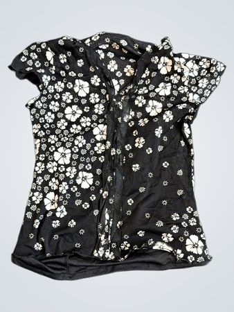 Schwarz-weiß geblümte Bluse