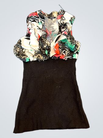 XOXO Damen schwarzes geripptes Tanktop mit bedruckter Bluse