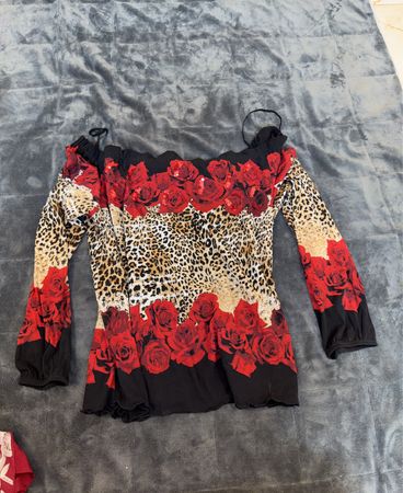 Dibari Couture Off-the-Shoulder-Top mit Rosen- und Leopardenmuster