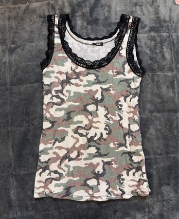 NA LIE Camouflage Spitzenbesatz Tanktop