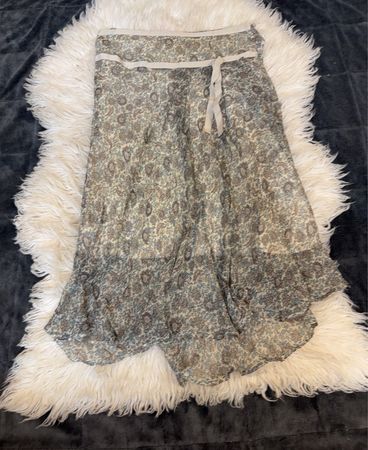 Sophie Faroh Midirock mit Blumenmuster
