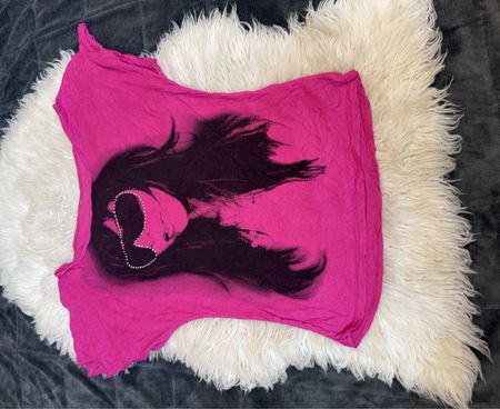 Rosa T-Shirt mit Grafikdruck