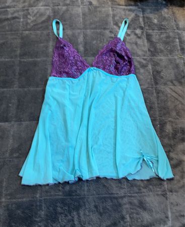 Nuisette pour bébé (babydoll) turquoise et violette