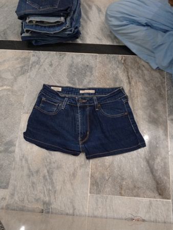Levi's 721 High Rise Skinny Shorts