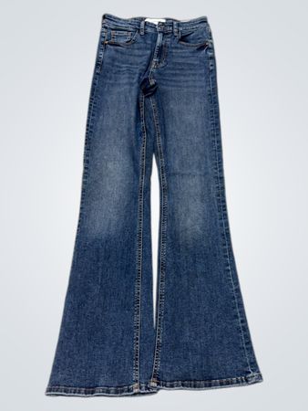 Reserved Denim Schlagjeans mit bestickten Taschen