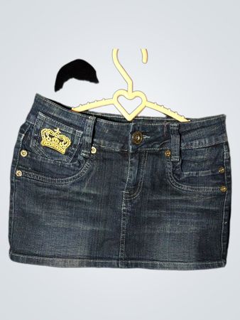 Lebhaft verzierten Denim-Minirock
